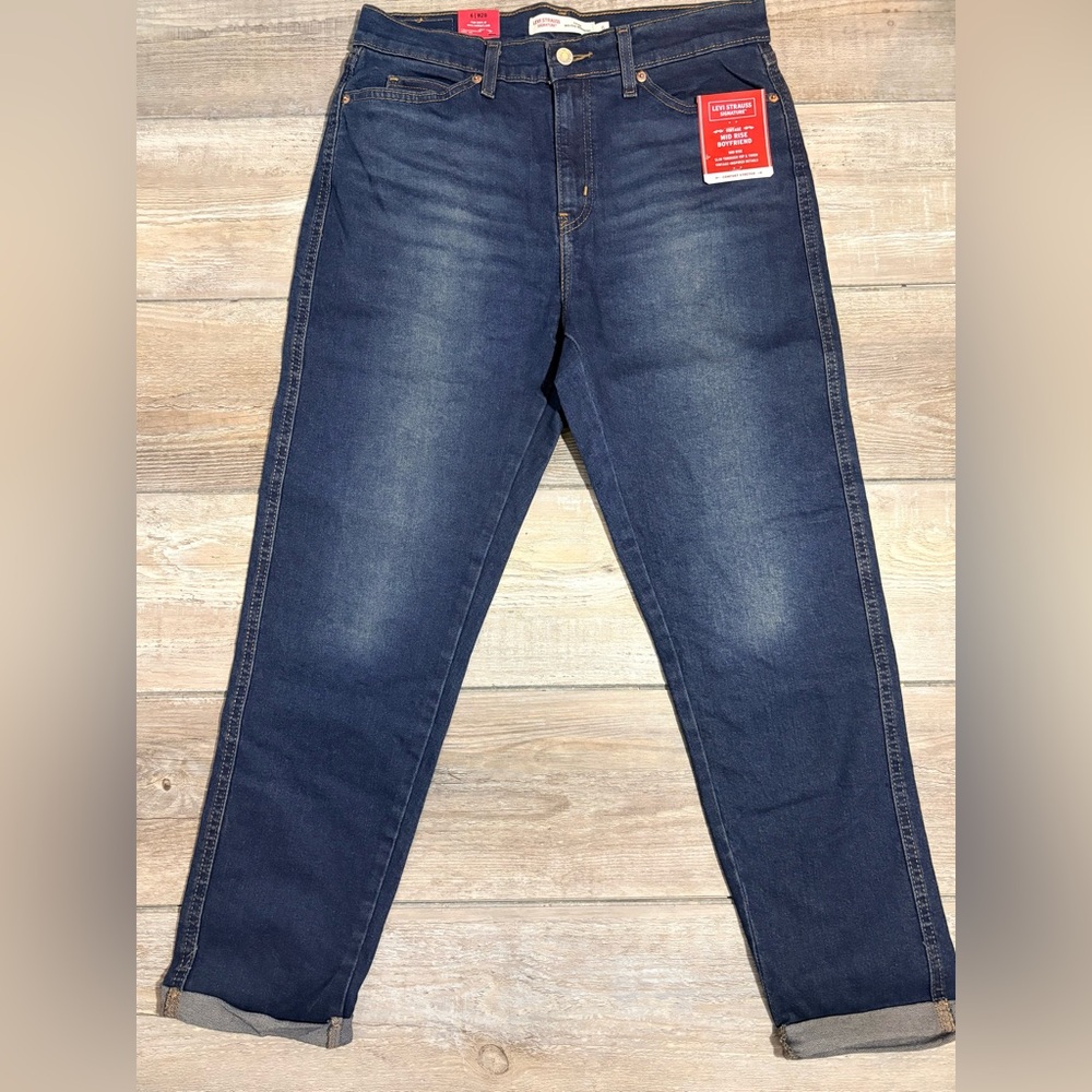 Levi’s Vintage Mid Rise Boyfriend Jeans NWT Cuffed Dark Wash Size 6